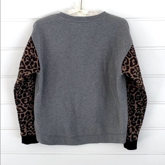 GUESS Long-Sleeve Animal-Print High-Low Sweatshirt - Picture 3 of 8